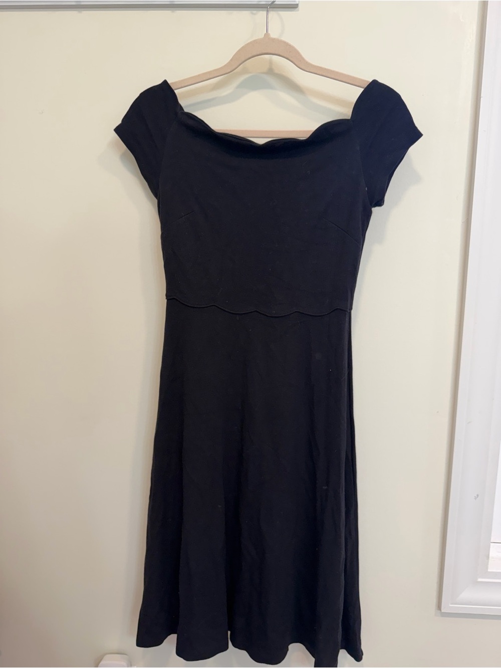 Loft Black Scalloped Cap-Sleeve Fit-and-Flare Dress